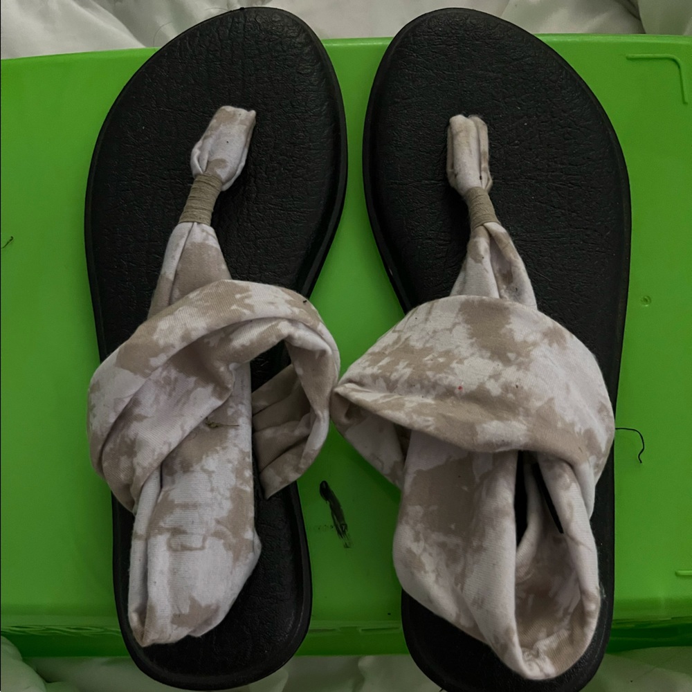 Sanuk Beige Yoga Sandals